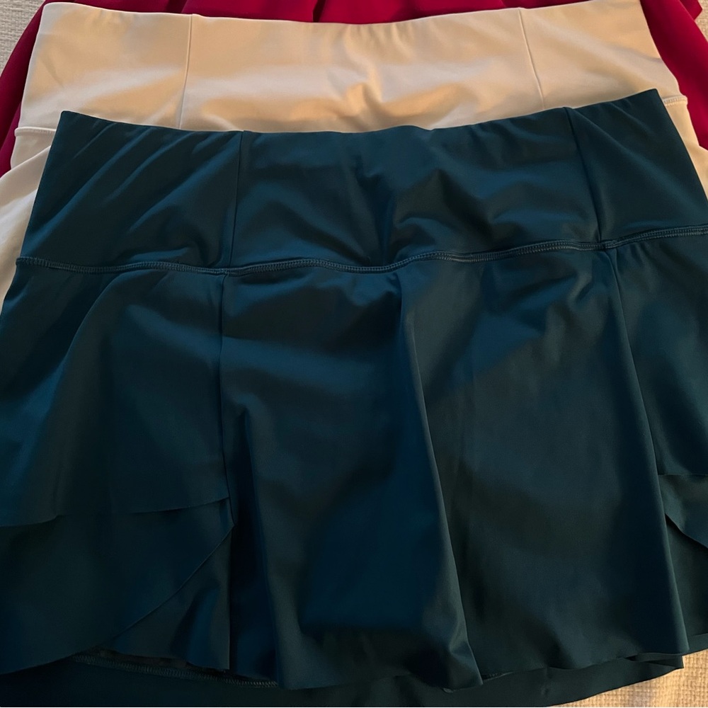 Pair of Athleta tennis / active skorts - Large